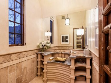 A Luxury Ski Ranch On thirty Seven  Acres Close to Aspen Ski